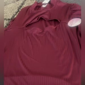 Burgundy long sleeeve shirt with slit